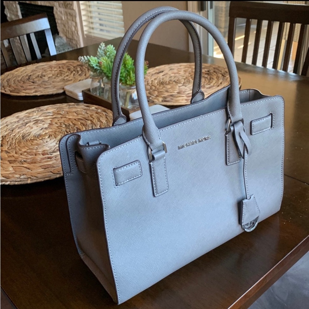 Michael Kors purse - Picture 2 of 9